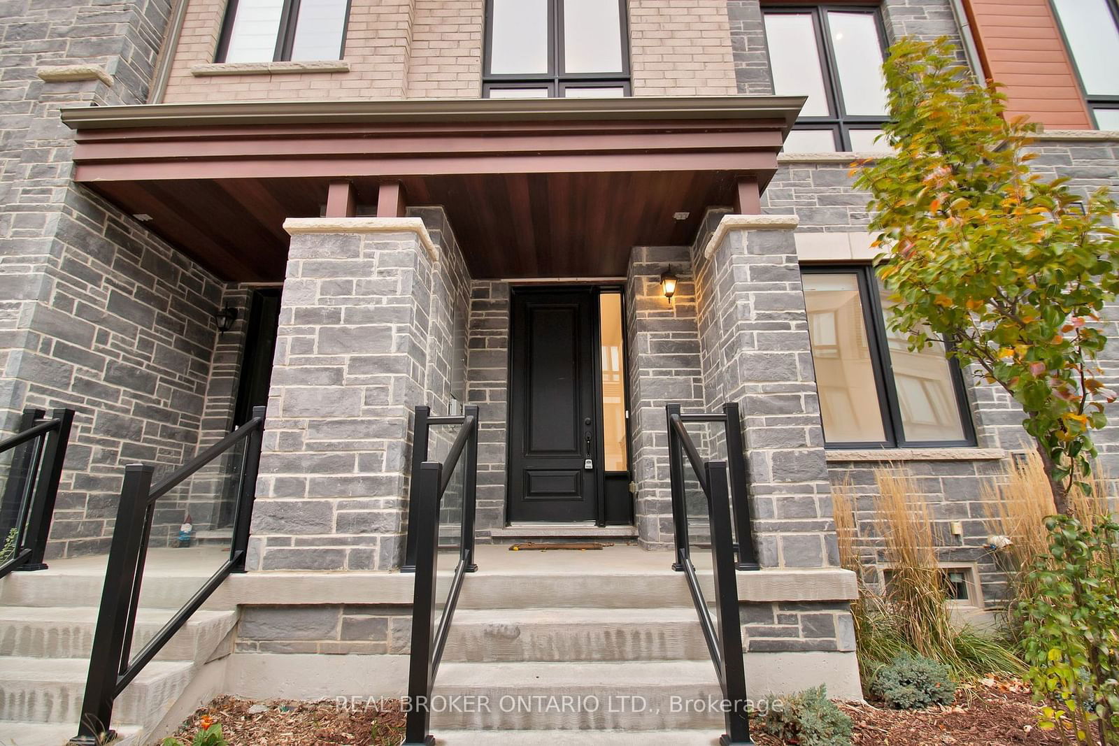 Townhouse leased at 7 Steamboat Way, Whitby, Port Whitby, L1N 0M6 - MLS: E11916990