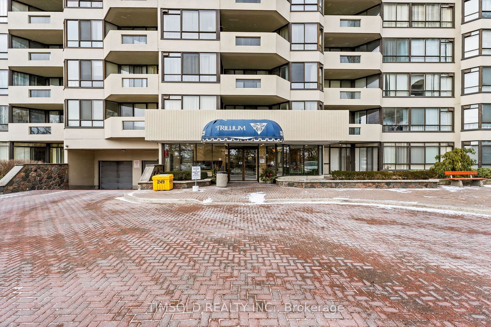 Condo for sale at 1511-225 BAMBURGH Circle, Toronto, Steeles, M1W 3X9 - MLS: E11917434