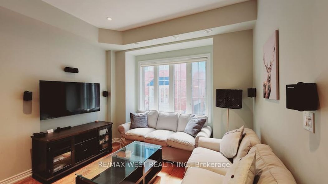 Townhouse for lease at 1463 Queen Street, Toronto, Greenwood-Coxwell, M4L 1E2 - MLS: E11917846