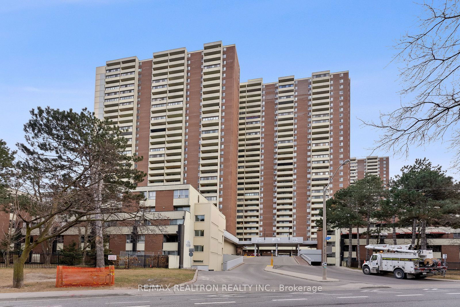 Condo for sale at 1110-1 Massey Square, Toronto, Crescent Town, M4C 5L4 - MLS: E11918859