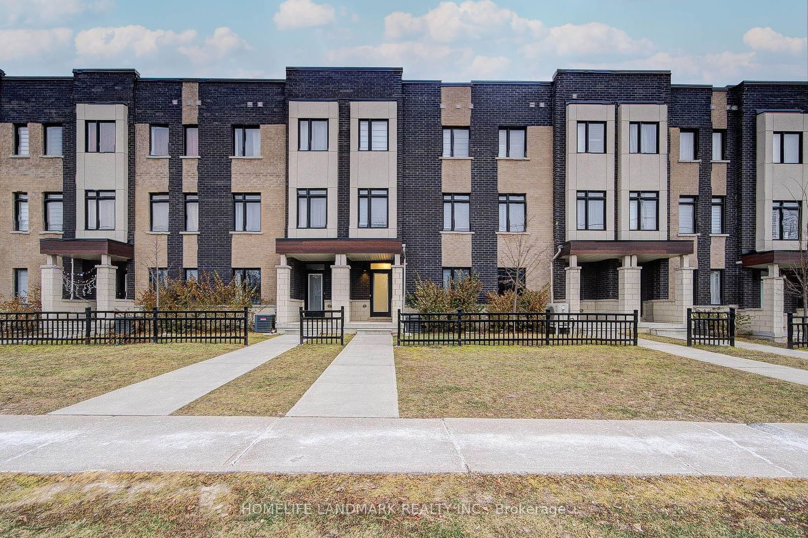 Townhouse for lease at 1000 Kicking Horse Path, Oshawa, McLaughlin, L1J 0B4 - MLS: E11918879