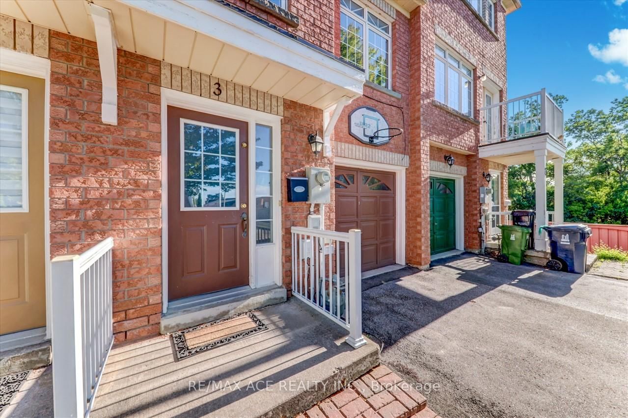 Townhouse for lease at Main-3 Blair Street, Toronto, O'Connor-Parkview, M4B 3N5 - MLS: E11919553