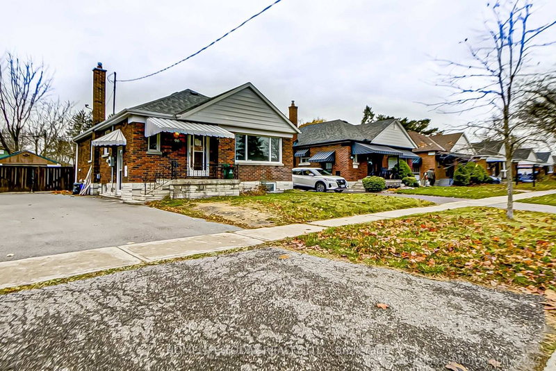 96 Oakes Ave, Oshawa, L1G 6C6 | Image 2