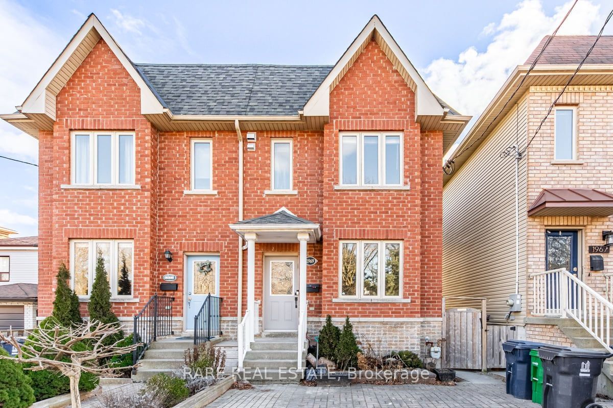 Semi-Detached House leased at Upper-1969 Dundas Street, Toronto, Woodbine Corridor, M4L 1M7 - MLS: E11919684