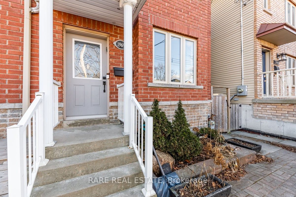 Semi-Detached House leased at Upper-1969 Dundas Street, Toronto, Woodbine Corridor, M4L 1M7 - MLS: E11919684