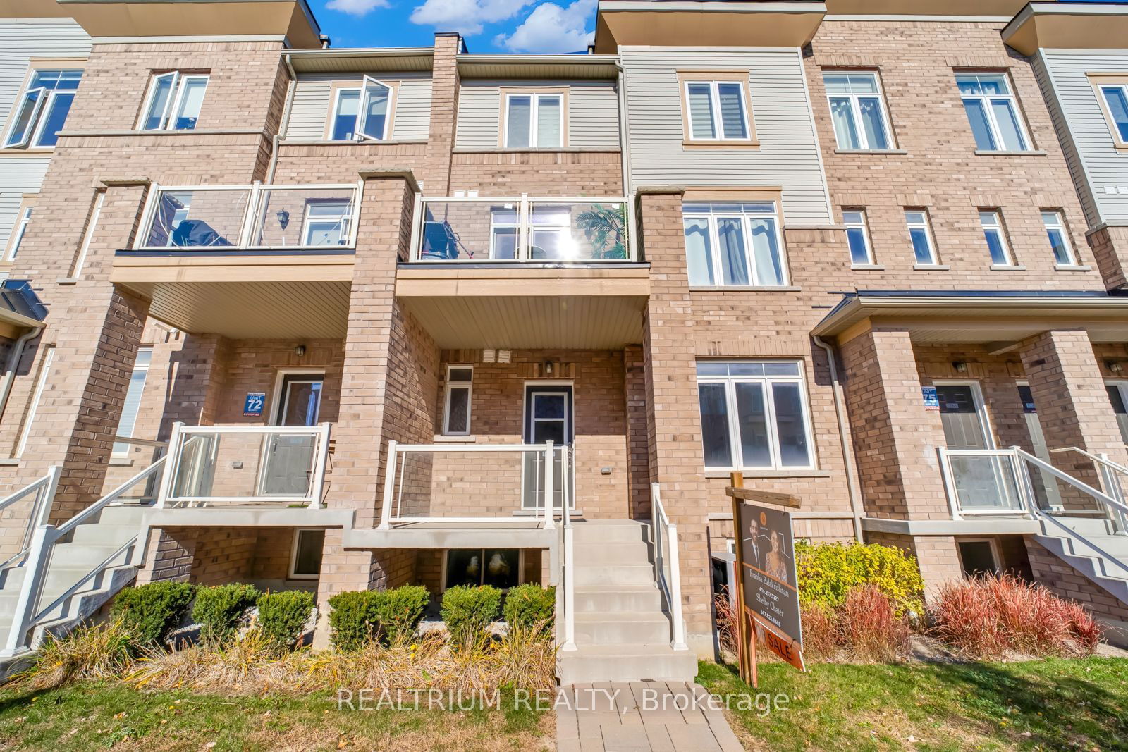 Townhouse for sale at 73-1762 Rex Heath Drive, Pickering, Duffin Heights, L1X 0E4 - MLS: E11920139