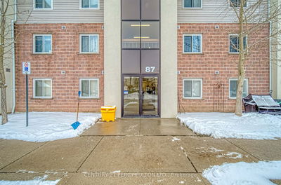 Unit 301 — 87 Aspen Springs Dr, Clarington - Bowmanville image-0-1