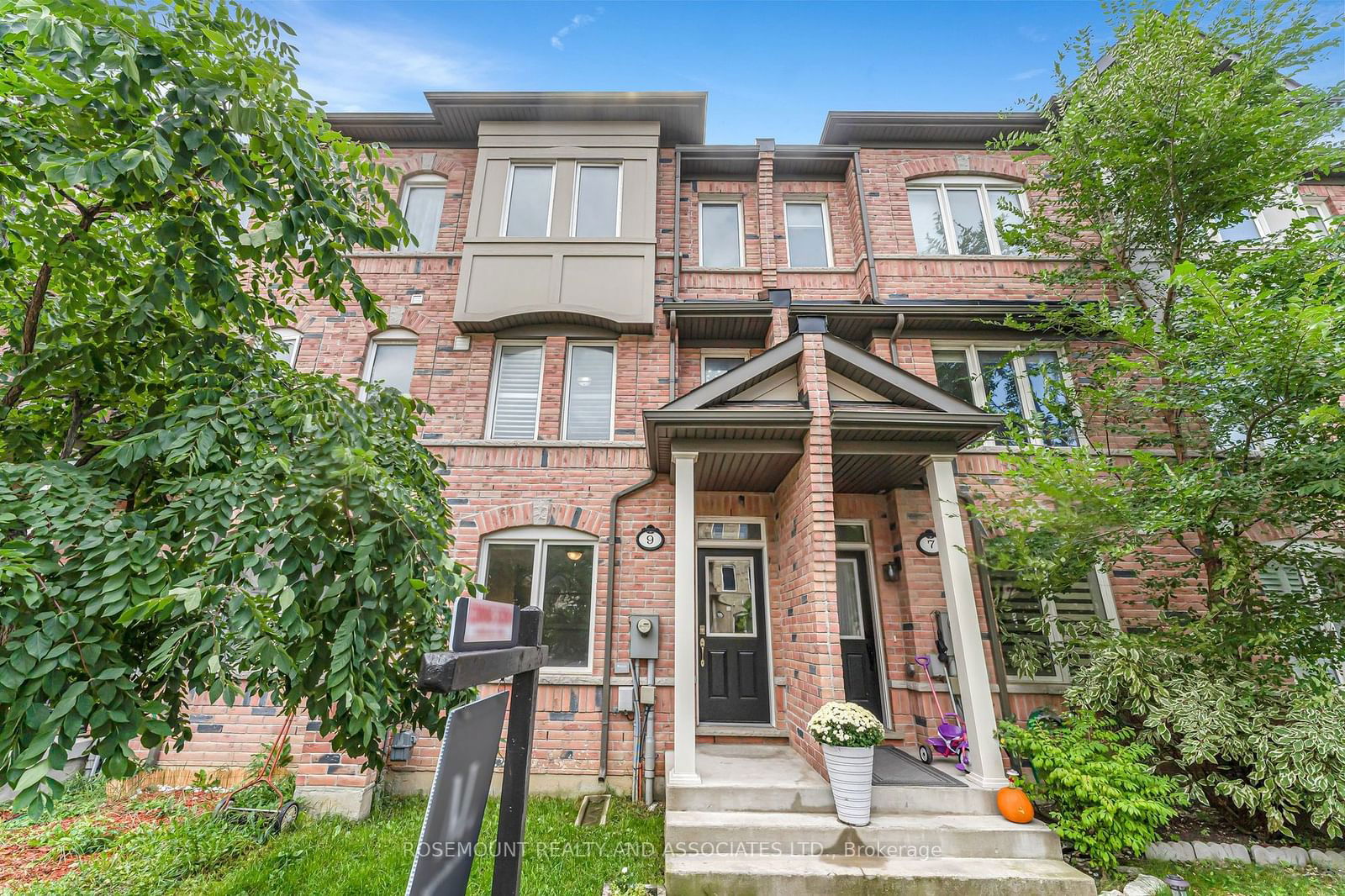 Townhouse sold at 9 De Jong Street, Toronto, Dorset Park, M1P 0C1 - MLS: E11920722