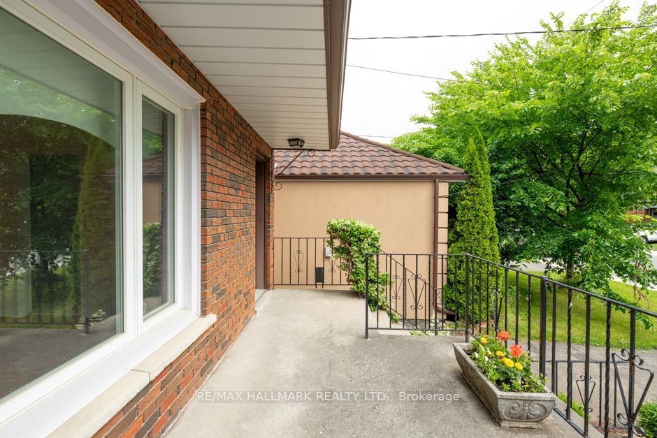 Detached House sold at 40 Claremore Avenue, Toronto, Birchcliffe-Cliffside, M1N 3R9 - MLS: E11920748