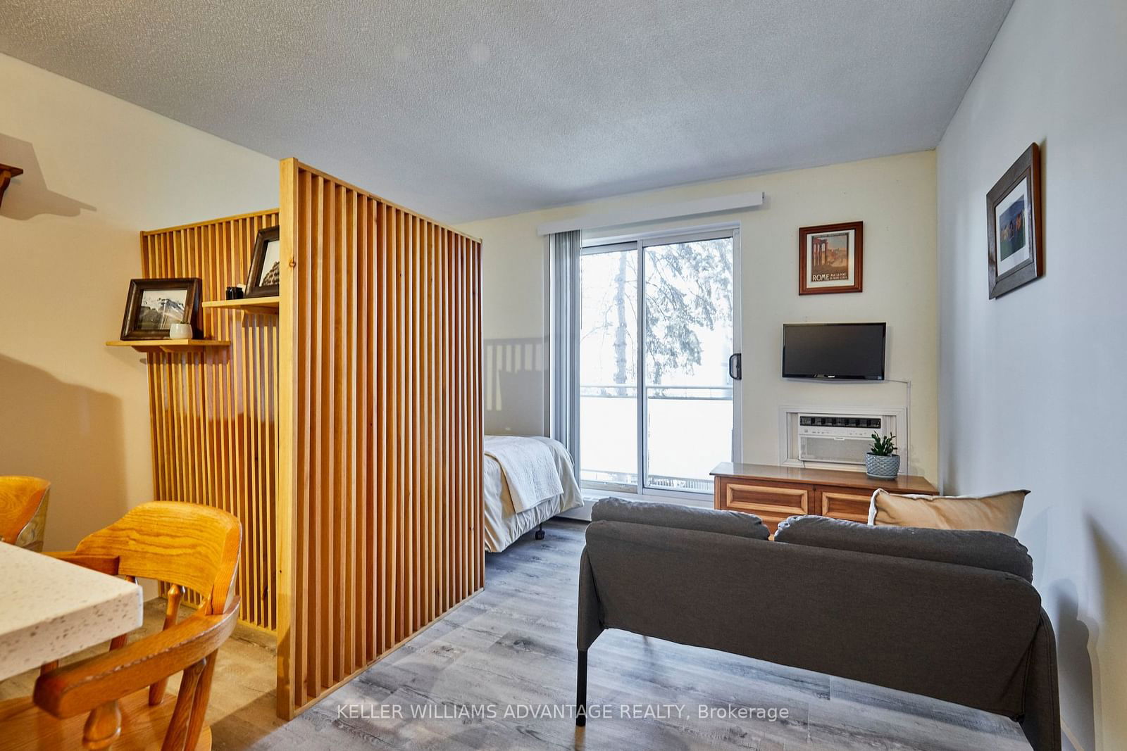 Condo leased at 212-123 Woodbine Avenue, Toronto, The Beaches, M4L 3V8 - MLS: E11920978