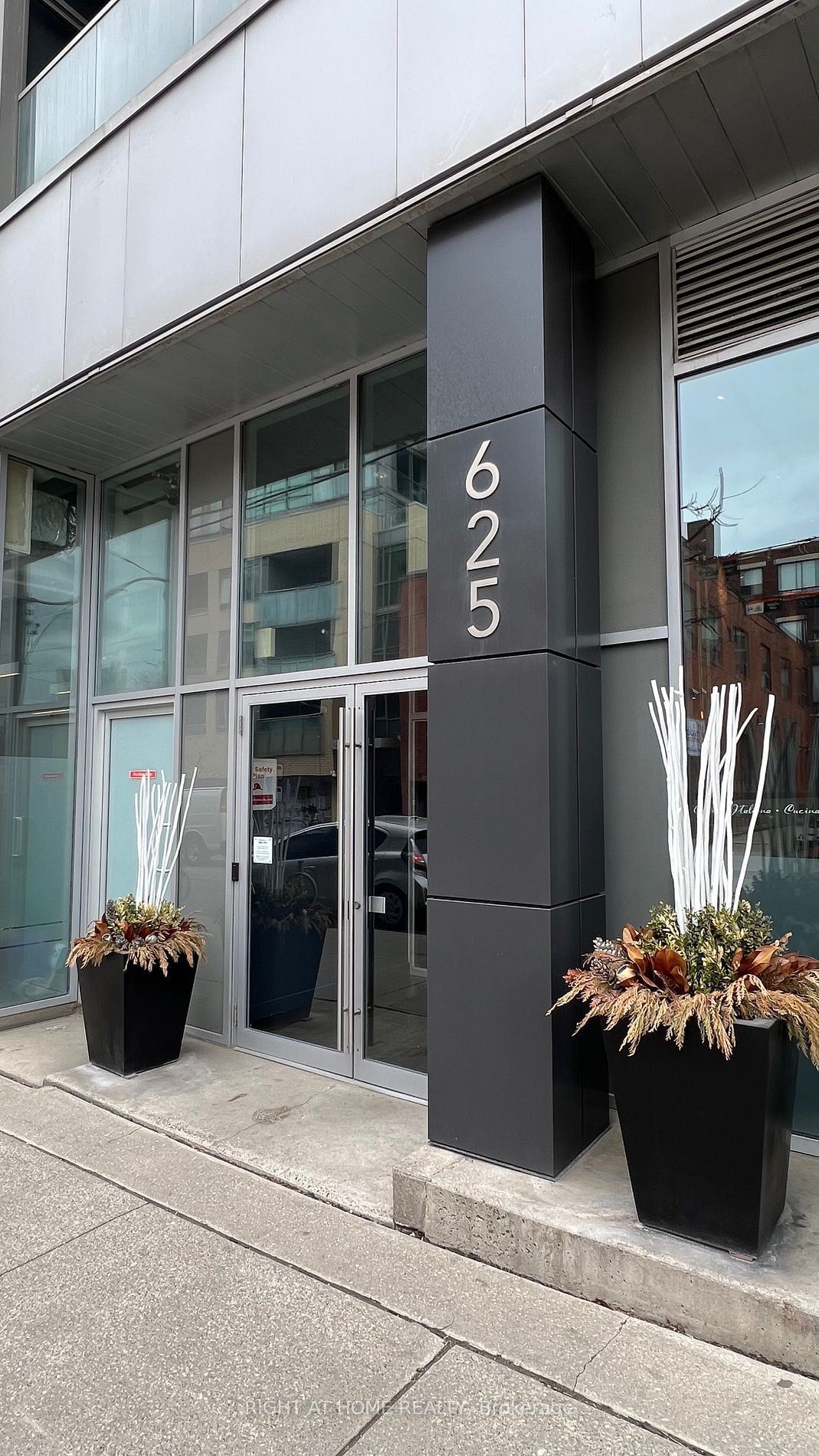 Condo for sale at 607-625 Queen Street, Toronto, South Riverdale, M4M 1G7 - MLS: E11921123