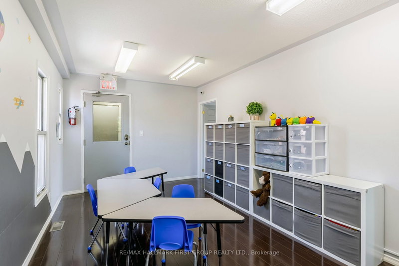 32 Elgin St E, Oshawa, L1G 1T1 | Image 3