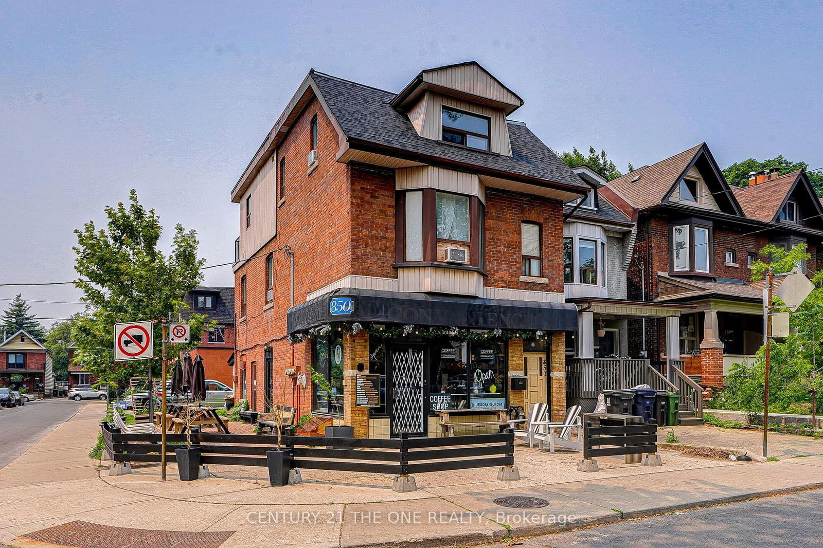 Semi-Detached House for lease at 3rd Flr-850 Carlaw Avenue, Toronto, Playter Estates-Danforth, M4K 3L3 - MLS: E11921540