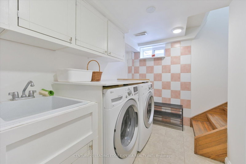 Lower - 24 Torrens Ave, Toronto, M4K 2H8 | Image 2