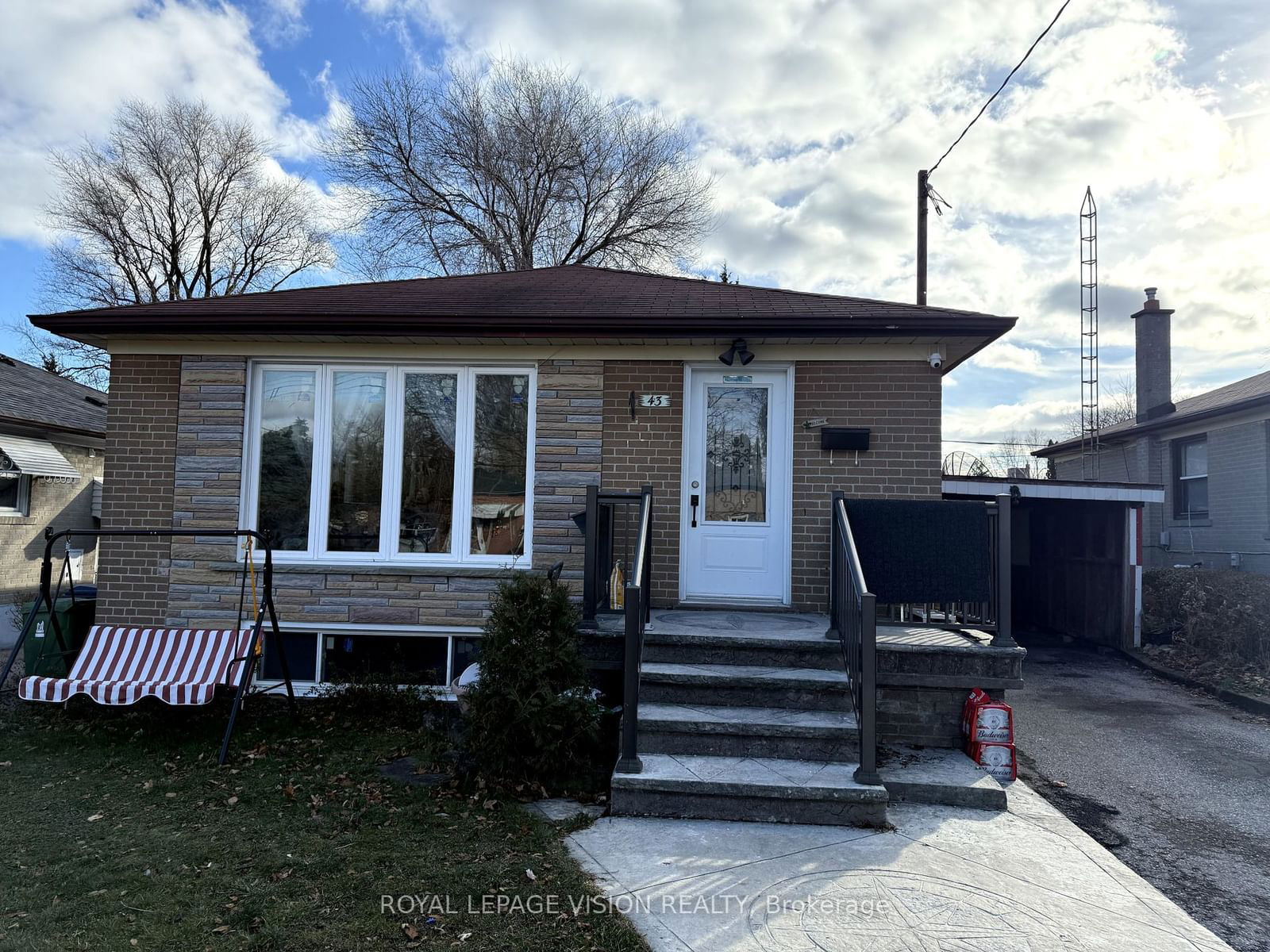 Detached House for lease at 43 Par Avenue, Toronto, Woburn, M1G 2G5 - MLS: E11921910