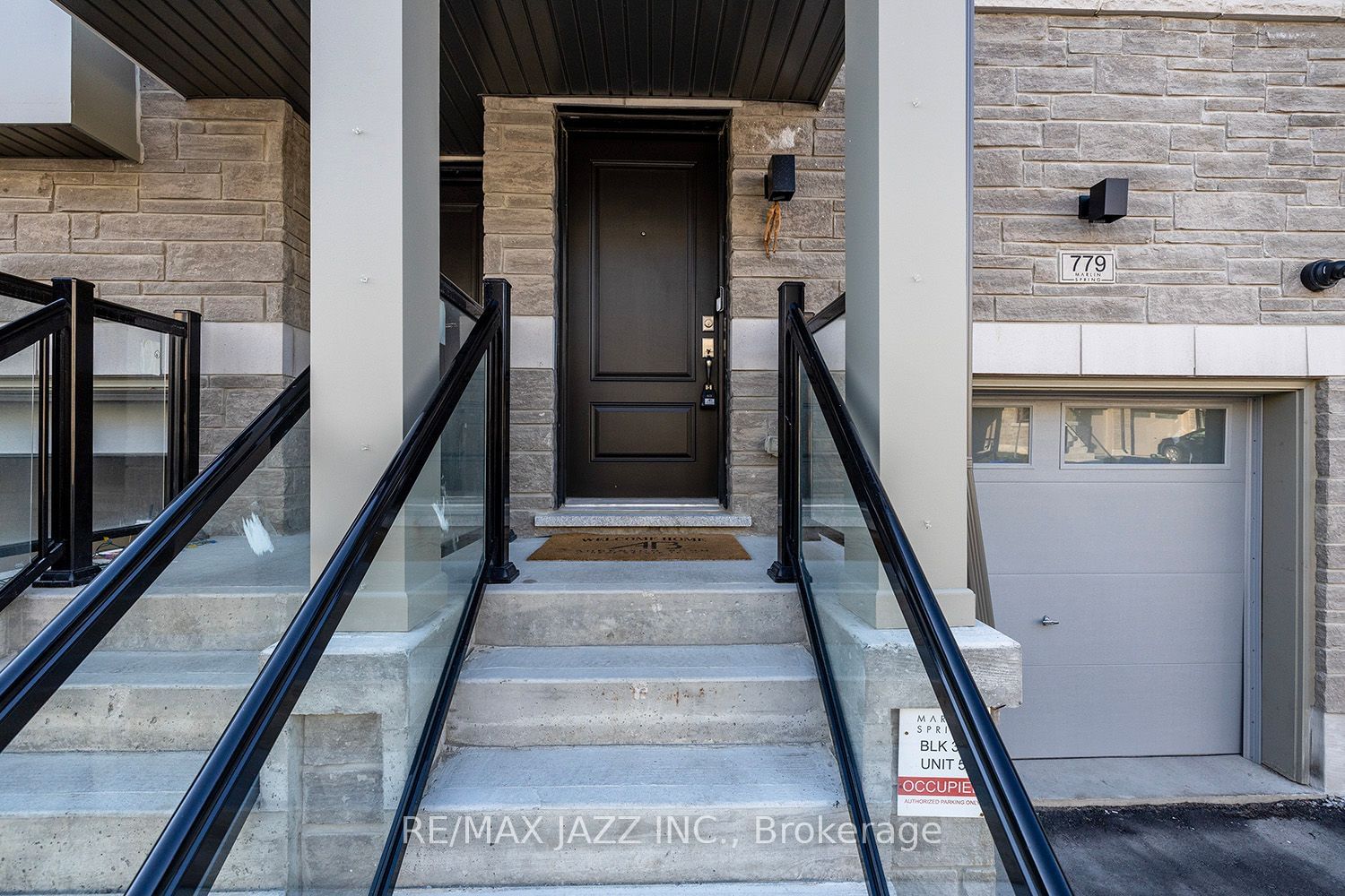 Townhouse for sale at 779 Eddystone Path, Oshawa, Donevan, L1H 0A7 - MLS: E11922033