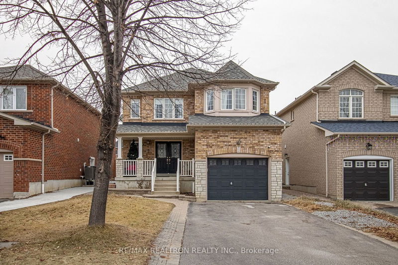 8 Pardon Ave, Whitby - Williamsburg image-0-0