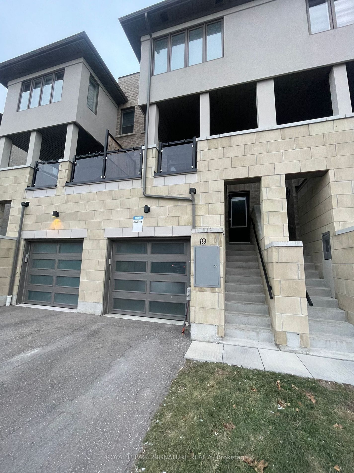 Townhouse for lease at 19 Donald Fleming Way, Whitby, Pringle Creek, L1R 0N8 - MLS: E11922106