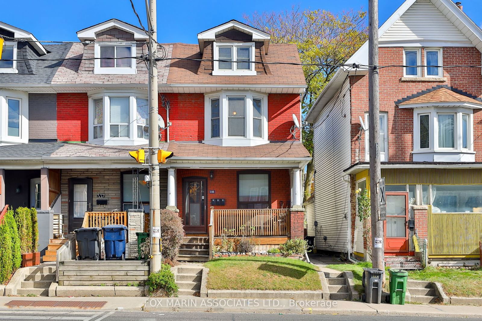 Townhouse sold at 335 Greenwood Avenue, Toronto, Greenwood-Coxwell, M4L 2R6 - MLS: E11923560