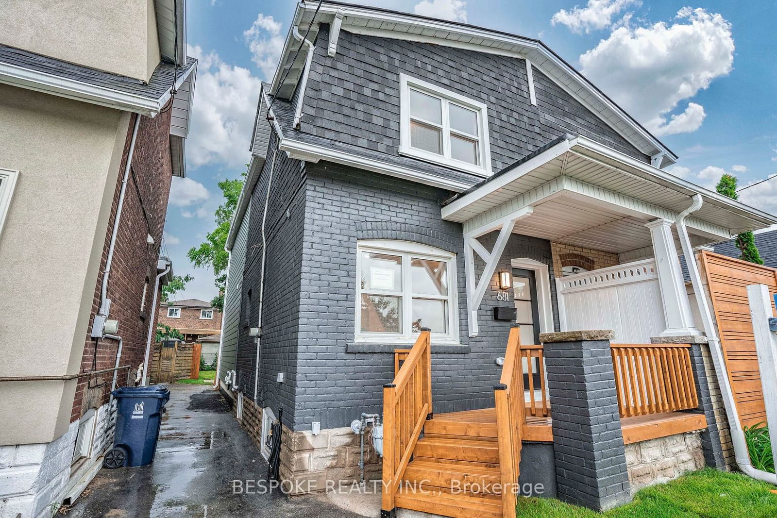 Semi-Detached House for lease at Main-681 Cosburn Avenue, Toronto, Danforth Village-East York, M4C 2V1 - MLS: E11923586