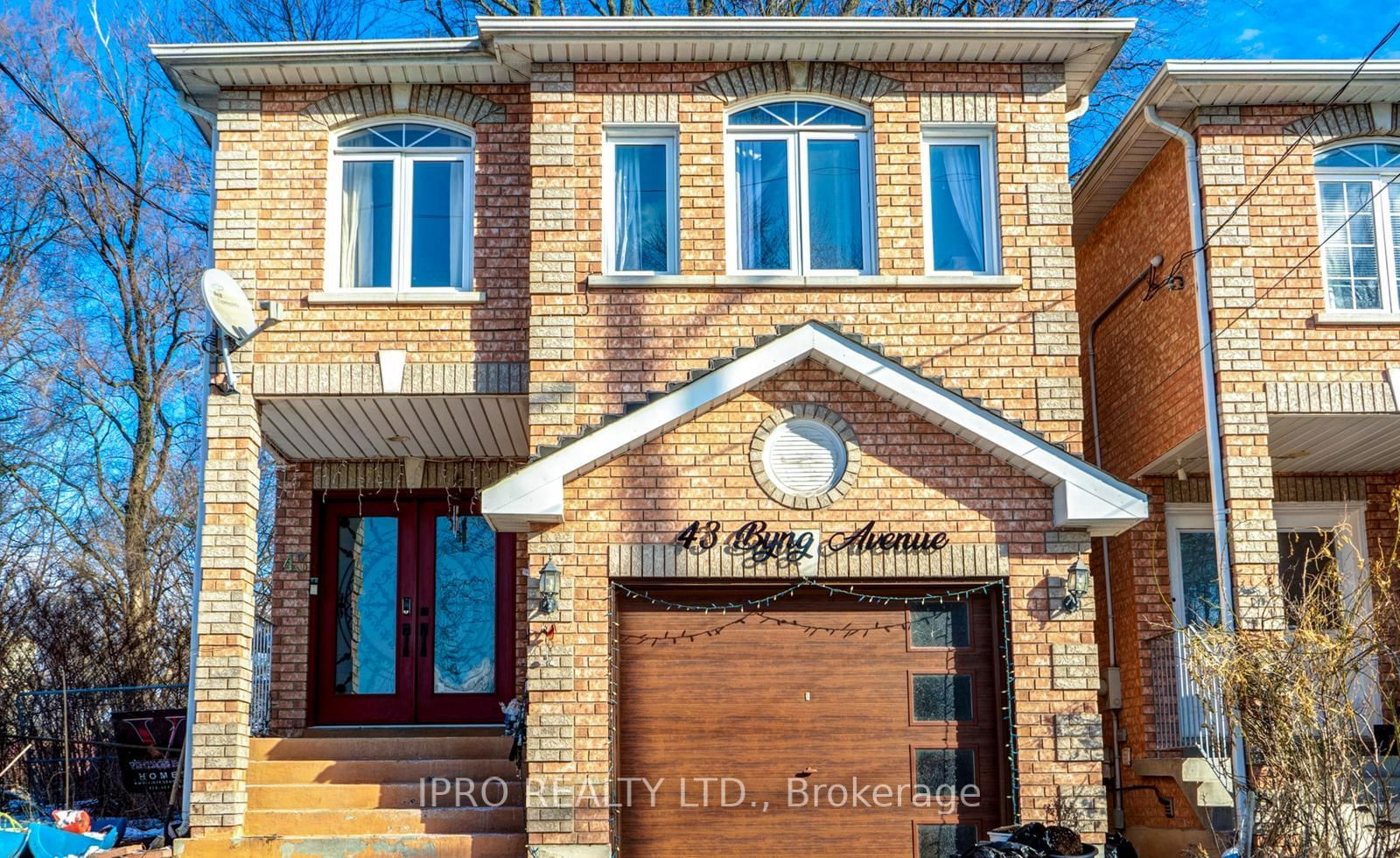 Detached House sold at 43 Byng Avenue, Toronto, Oakridge, M1L 3N5 - MLS: E11924267