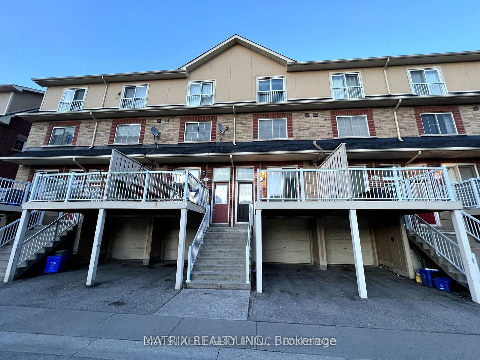 Townhouse sold at 90-1775 Valley Farm Road, Pickering, Town Centre, L1V 7J9 - MLS: E11924798