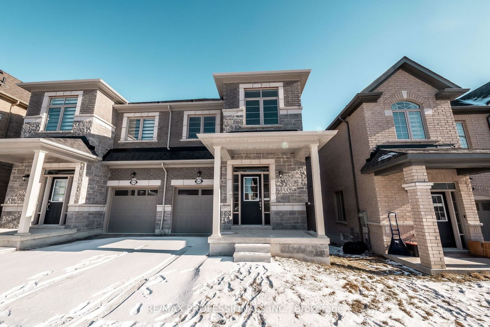 Townhouse leased at 2553 Hibiscus Drive, Pickering, Rural Pickering, L1X 2R2 - MLS: E11925074