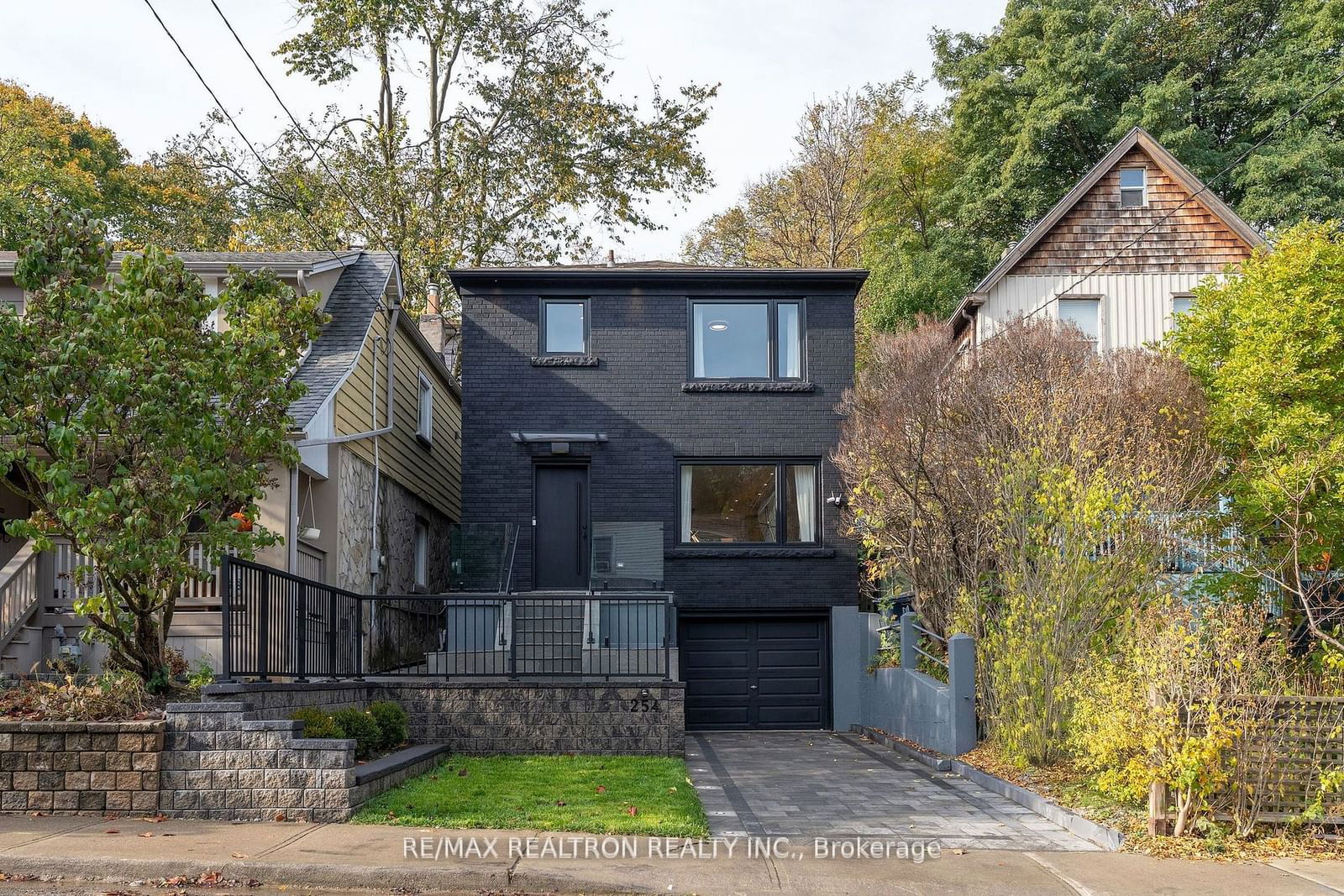 Detached House for sale at 254 Hastings Avenue, Toronto, South Riverdale, M4L 2M1 - MLS: E11925134