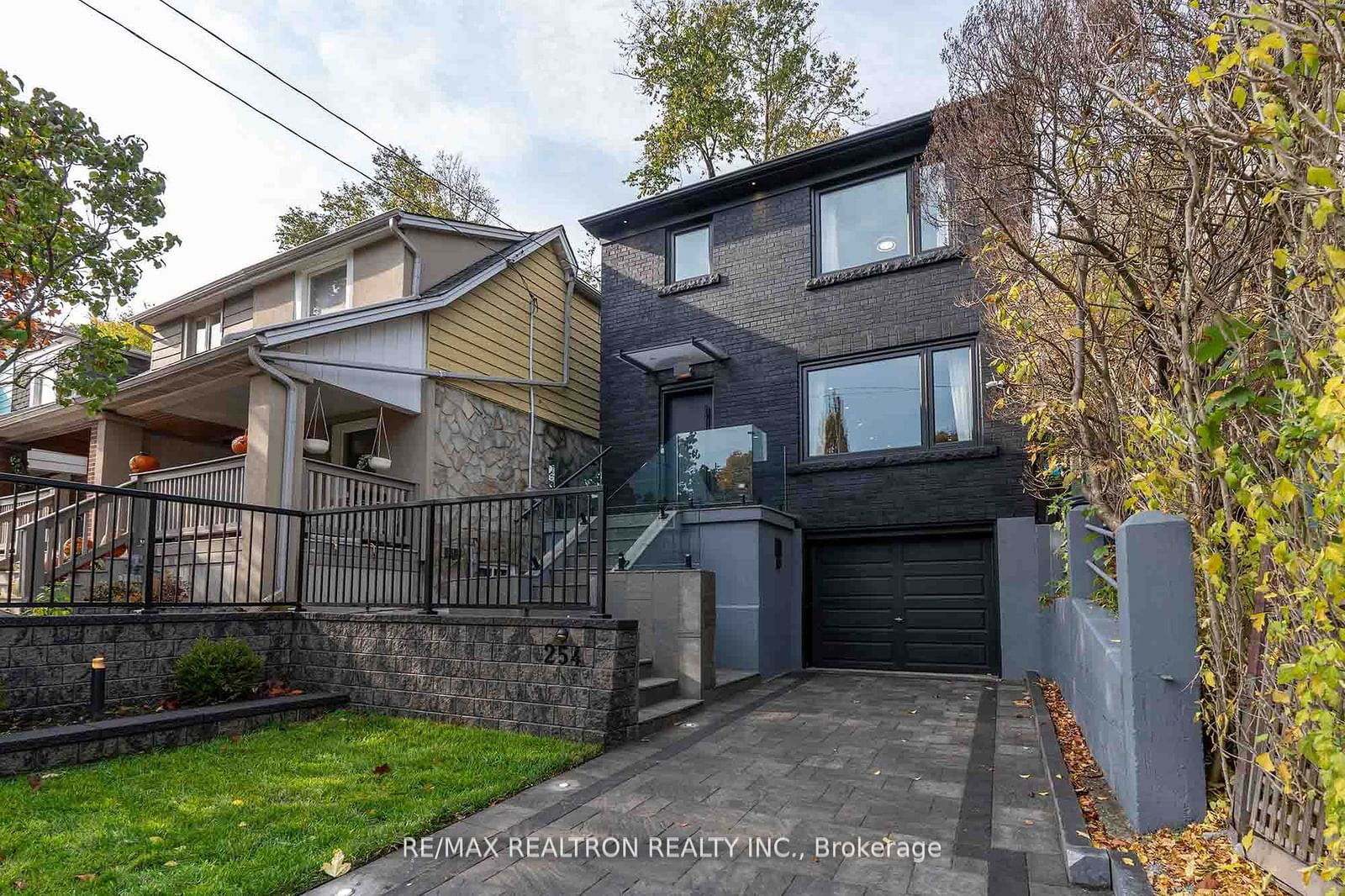 Detached House for sale at 254 Hastings Avenue, Toronto, South Riverdale, M4L 2M1 - MLS: E11925134