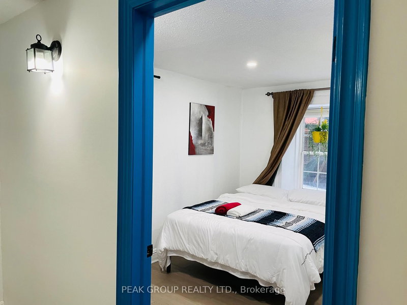 S02 - 2319 Wildwood Cres, Pickering, L1X 2N1 | Image 2