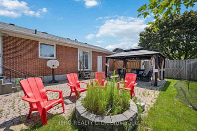 736 Westdale St, Oshawa - Northglen image-0-3