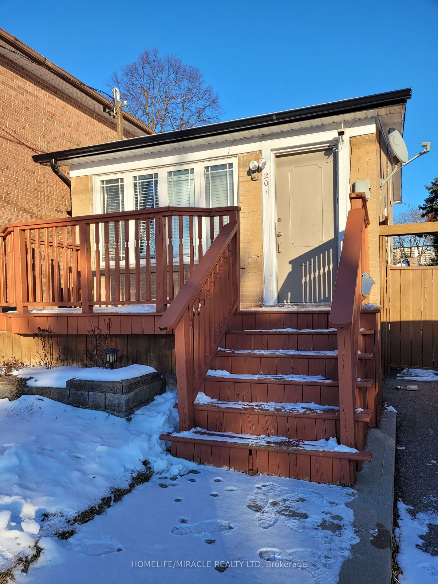 Detached House for lease at Main-201 Linden Avenue, Toronto, Kennedy Park, M1K 3J1 - MLS: E11925578