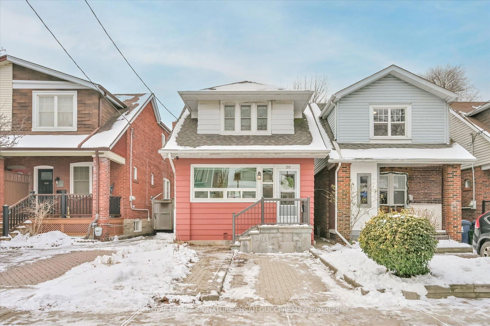 Detached House sold at 20 Roosevelt Road, Toronto, Danforth Village-East York, M4J 4T6 - MLS: E11925603