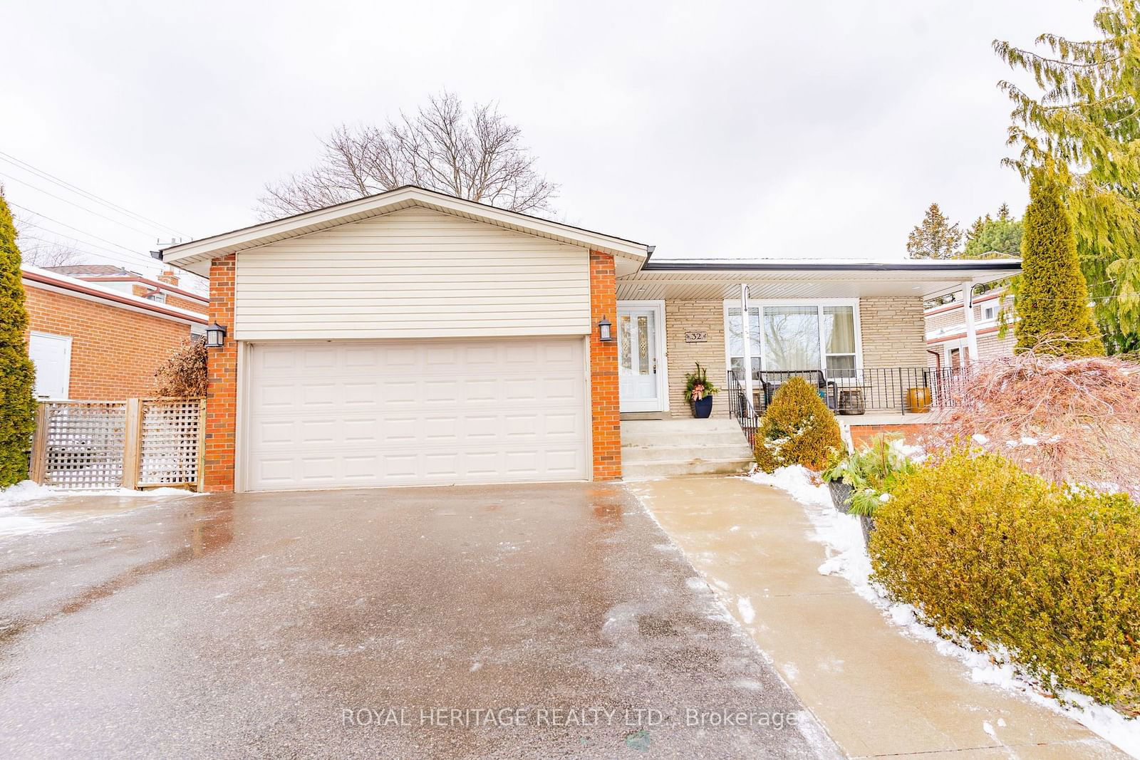 Detached House sold at 32 Dearham Wood, Toronto, Guildwood, M1E 1R9 - MLS: E11926256