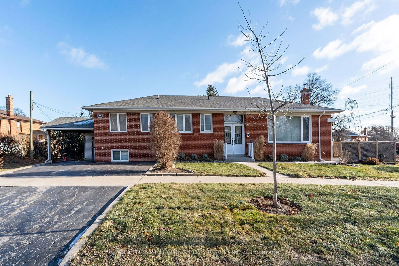 Detached House sold at 9 Roseglor Crescent, Toronto, Bendale, M1P 3T5 - MLS: E11926358