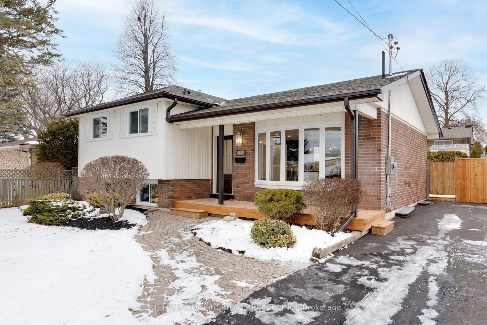 Detached House sold at 1040 Denise Drive, Oshawa, Donevan, L1H 2Y4 - MLS: E11926534