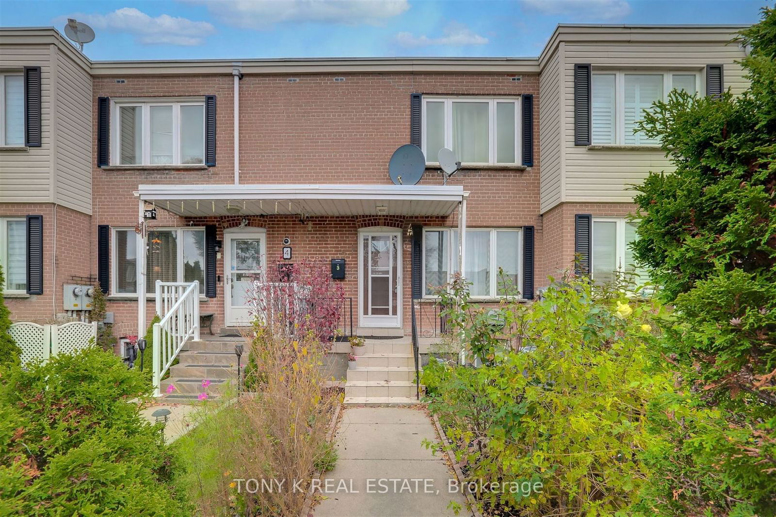 Townhouse for sale at 3-740 Kennedy Road, Toronto, Ionview, M1K 2C5 - MLS: E11926716