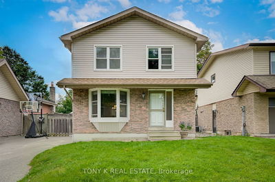 6 Mozart Crt, Whitby - Lynde Creek