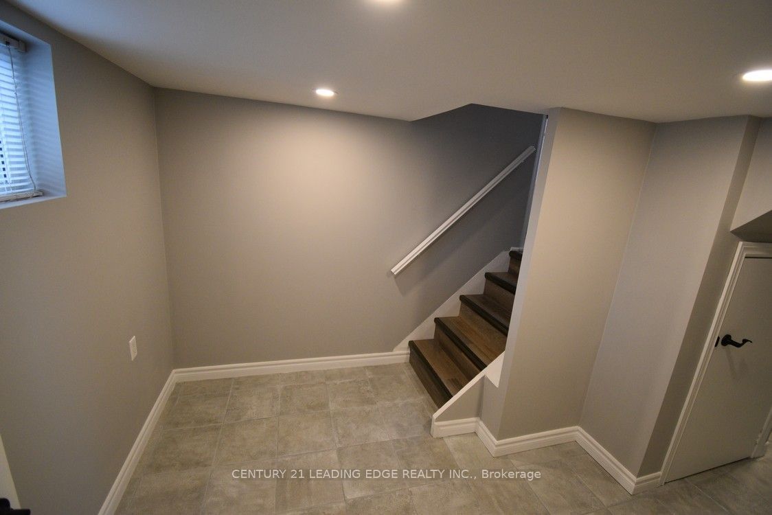 Detached House for lease at LOWER-51 TIAGO Avenue, Toronto, O'Connor-Parkview, M4B 2A2 - MLS: E11927143