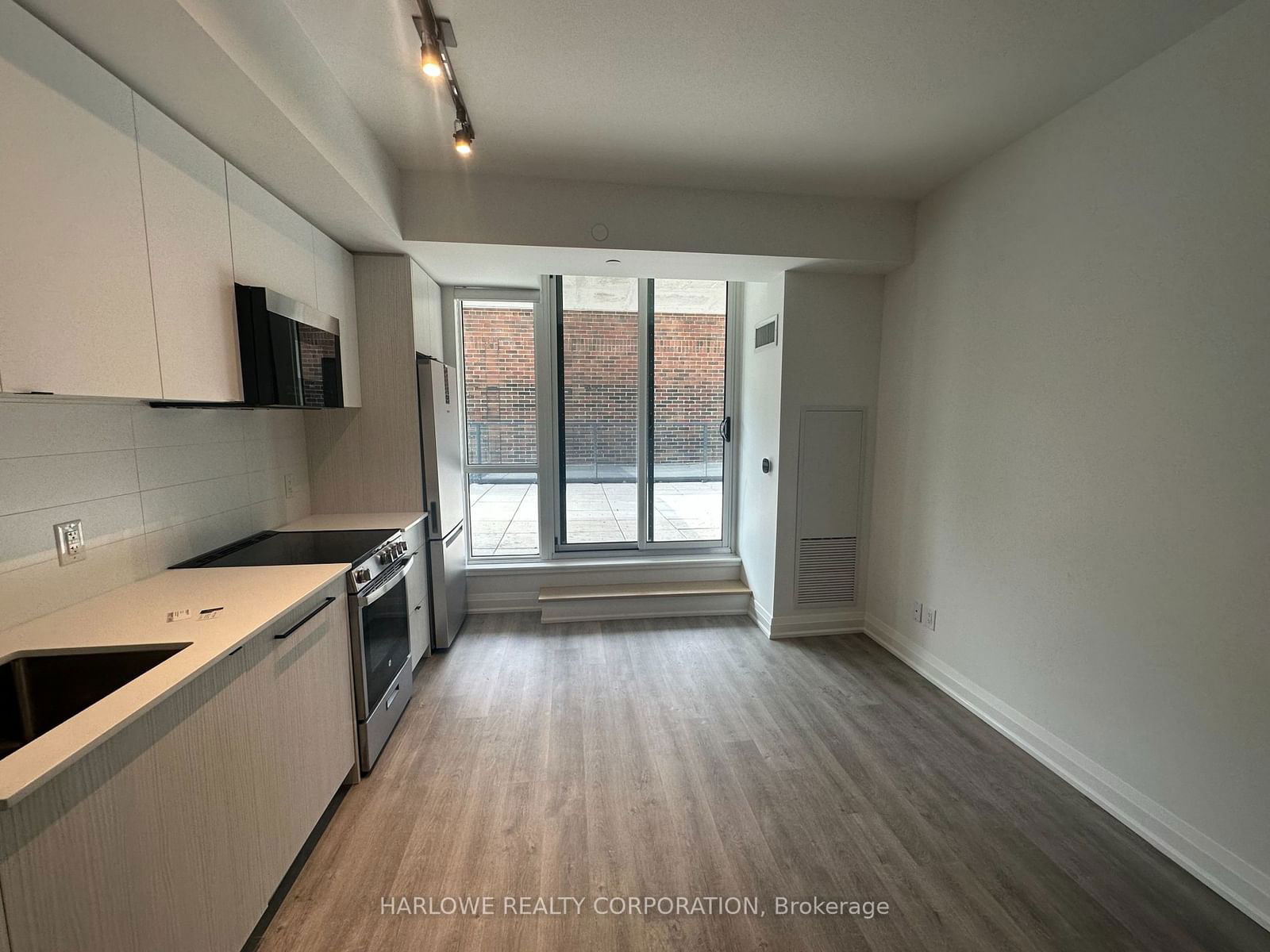 Condo for lease at 219-2369 Danforth Avenue, Toronto, East End-Danforth, M4C 0B1 - MLS: E11927222