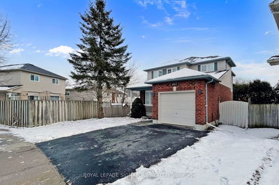 451 Compton Cres, Oshawa - Centennial