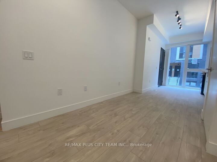 Townhouse leased at BlkA#16-176 Clonmore Drive, Toronto, Birchcliffe-Cliffside, M1N 0B9 - MLS: E11927403