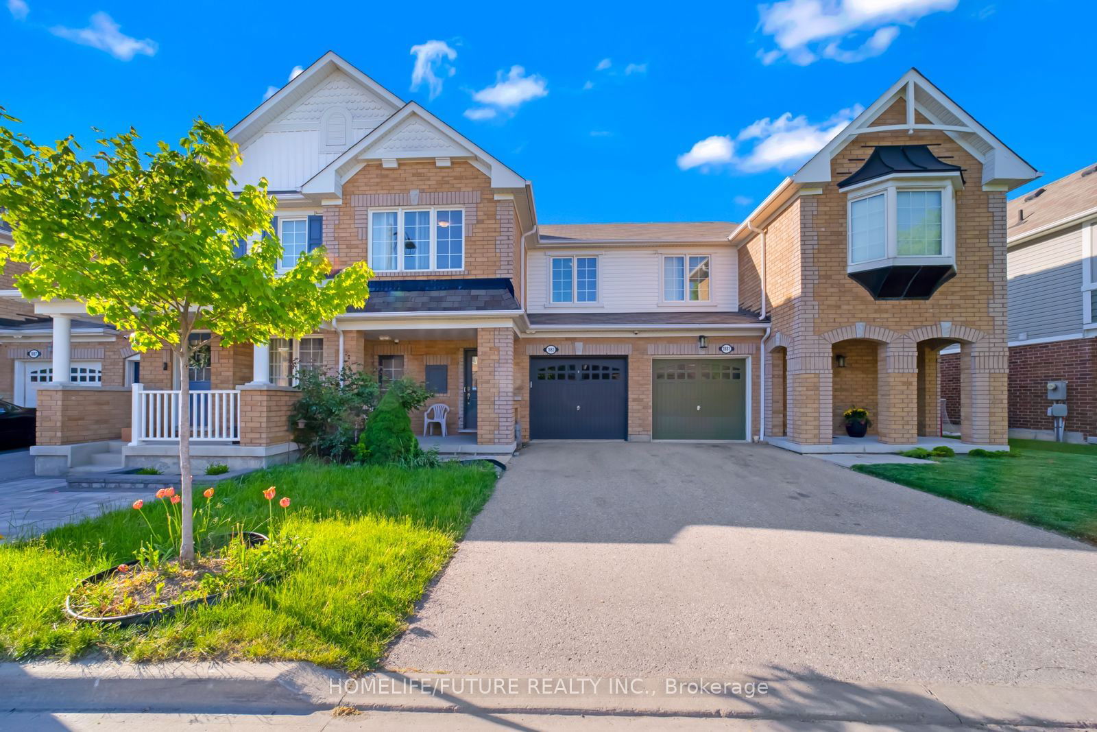 Townhouse sold at 1883 Liatris Drive, Pickering, Duffin Heights, L1X 0A4 - MLS: E11928092