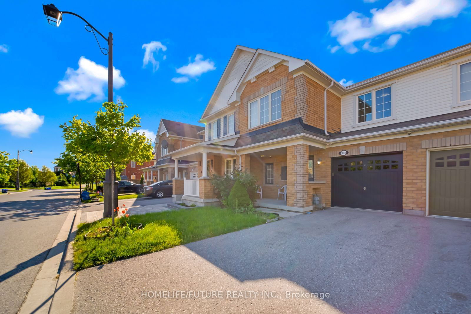 Townhouse sold at 1883 Liatris Drive, Pickering, Duffin Heights, L1X 0A4 - MLS: E11928092