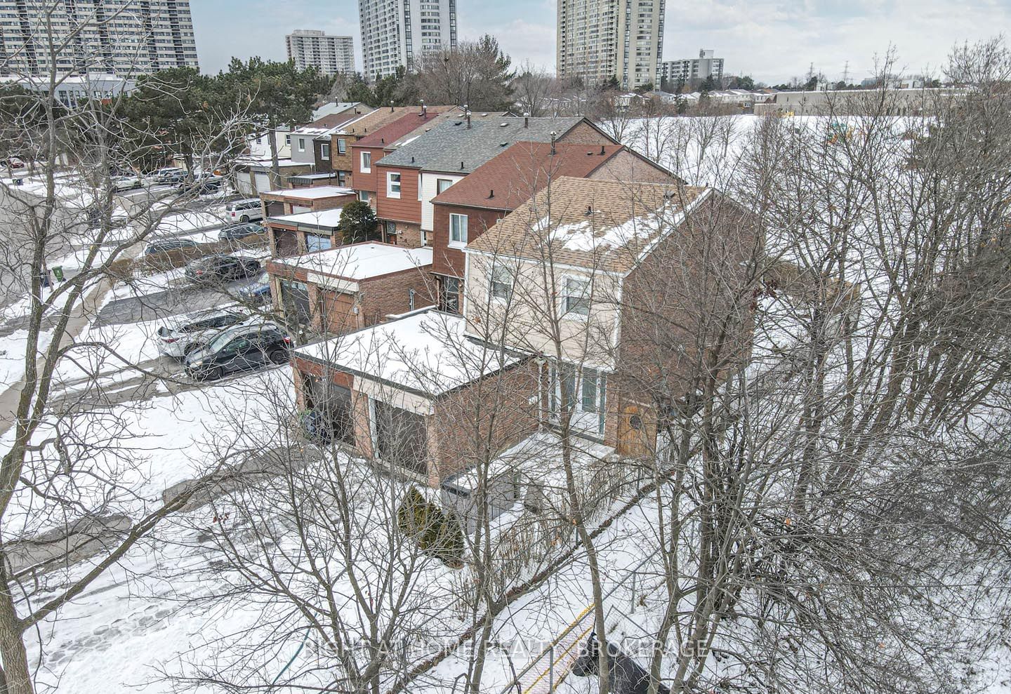 Townhouse sold at 46 L'Amoreaux Drive, Toronto, L'Amoreaux, M1W 2L9 - MLS: E11928279