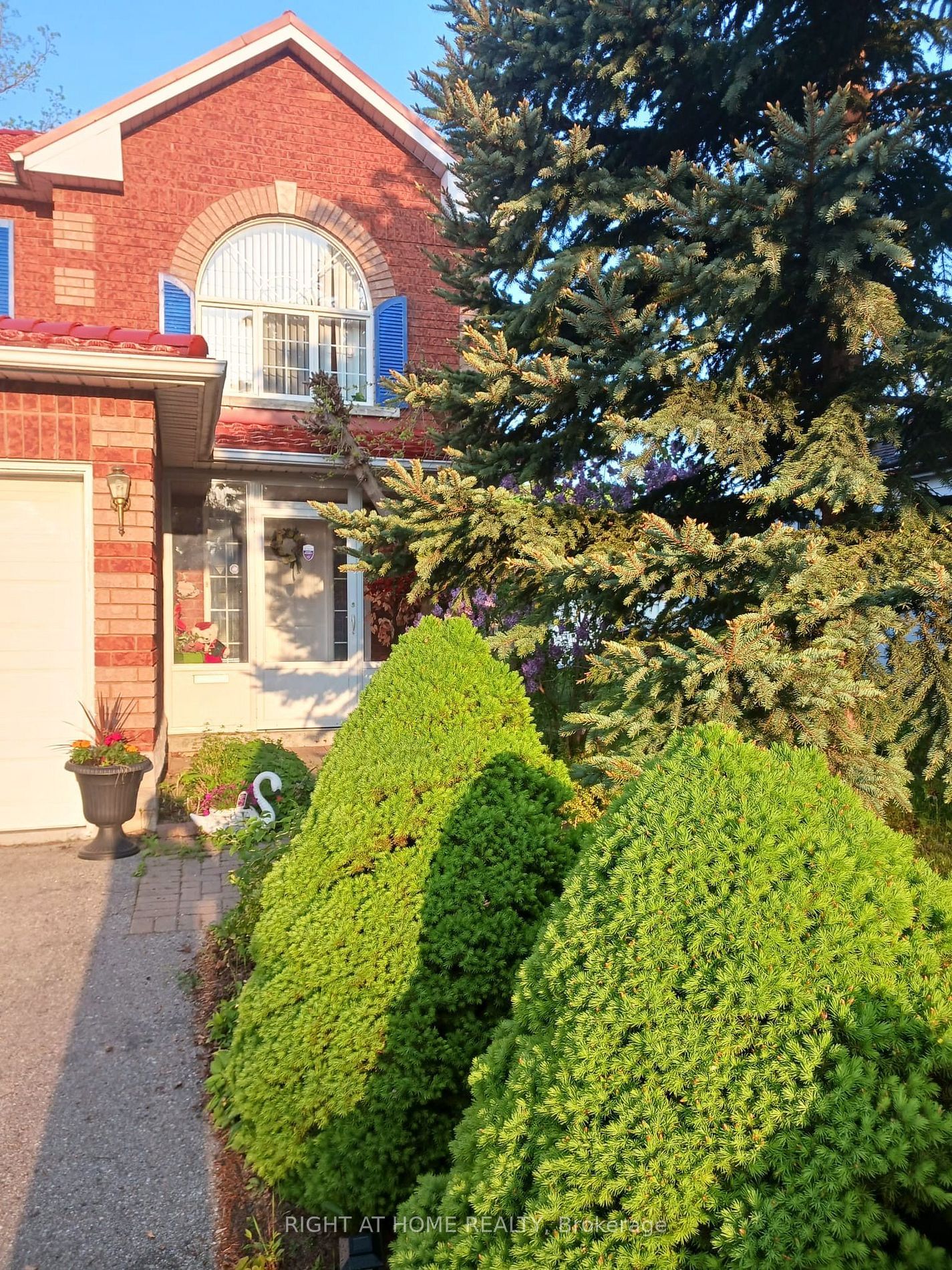 Detached House for sale at 38 Rodda Boulevard, Toronto, West Hill, M1E 2Z6 - MLS: E11928325