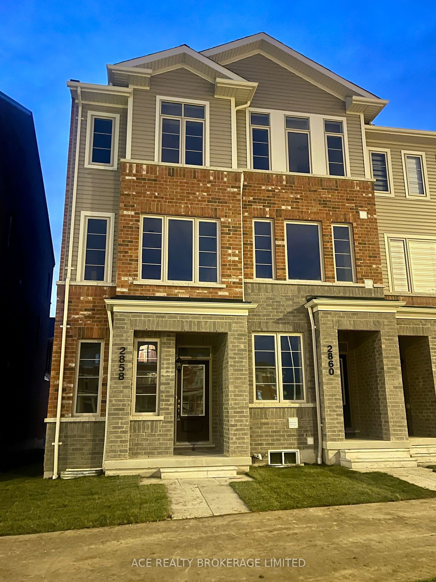 Townhouse for lease at 2858 Whites Road, Pickering, Rural Pickering, L0H 1J0 - MLS: E11929166