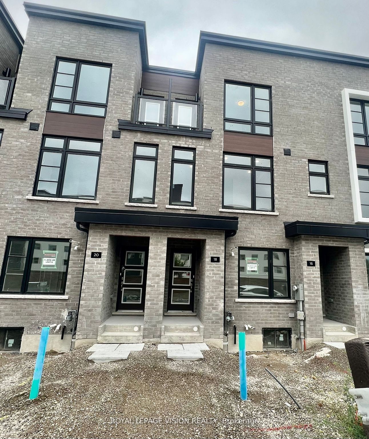 Townhouse leased at 18 Akil Thomas Gdns, Toronto, Bendale, M1P 3J4 - MLS: E11930456