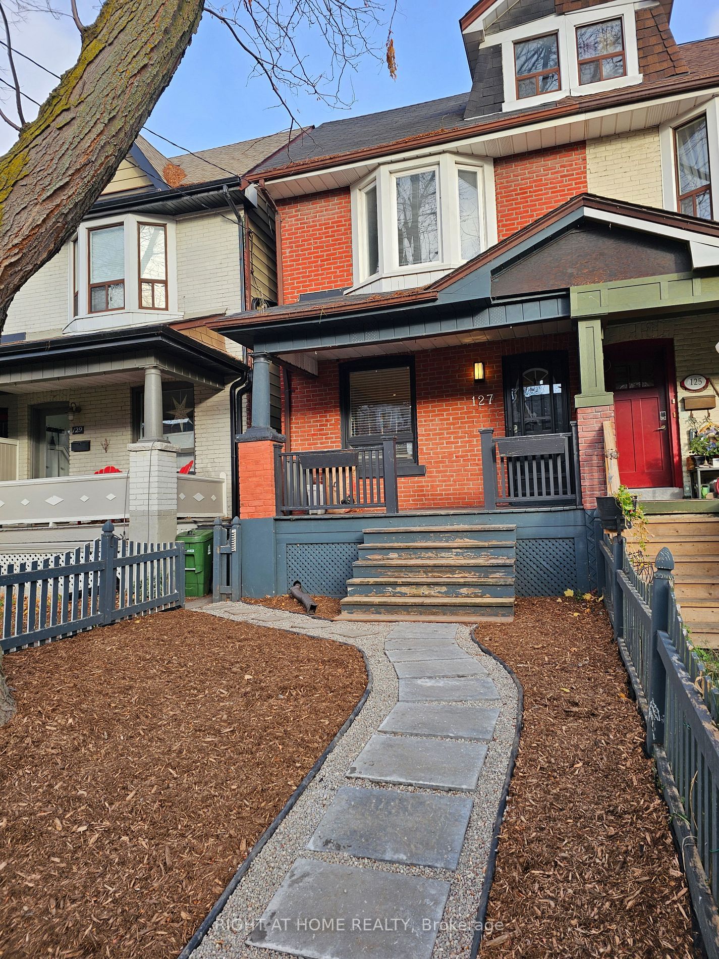 Semi-Detached House leased at #2-127 Heward Avenue, Toronto, South Riverdale, M4M 2T6 - MLS: E11930766