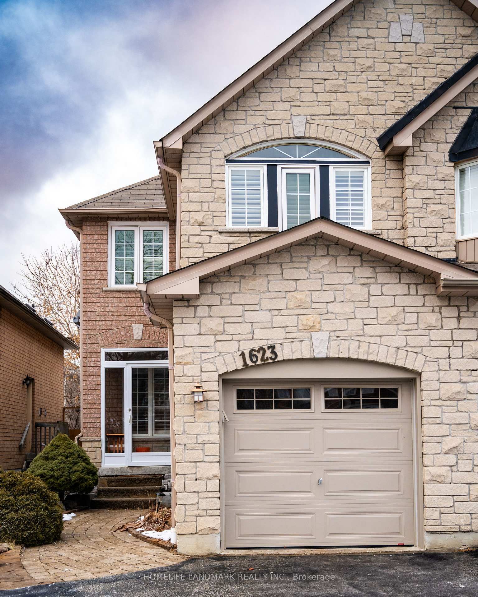 Semi-Detached House leased at 1623 Autumn Crescent, Pickering, Amberlea, L1X 6X7 - MLS: E11932206